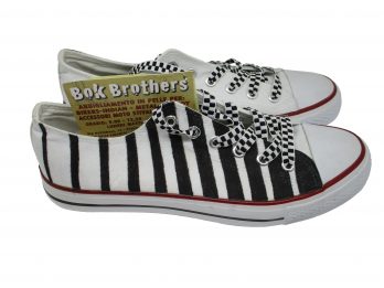 Scarpe dipinte assimmetric